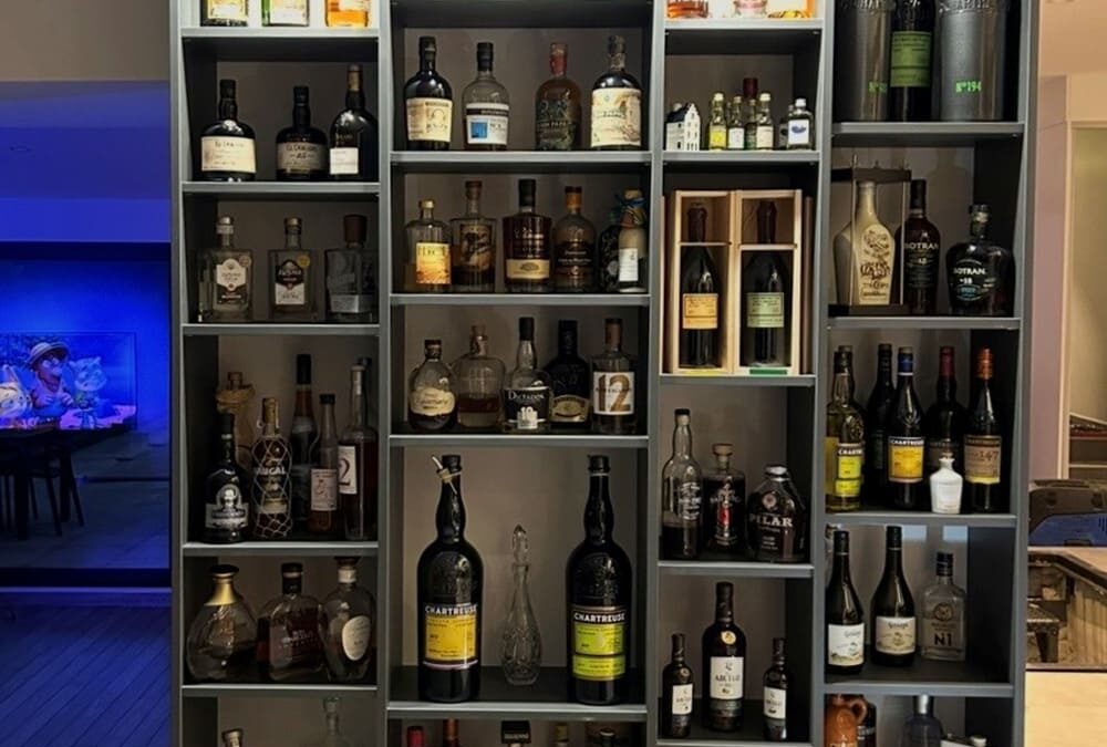 réalisation armoire à vin et alcool à Etoile (26) par Dufress solutions placard.