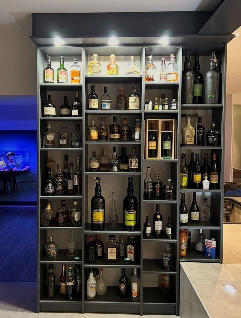 réalisation armoire à vin et alcool à Etoile (26) par Dufress solutions placard.