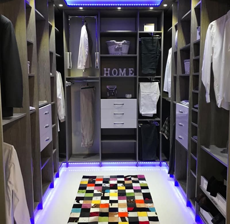 dressing avec led par votre menuisier dressing sur mesure