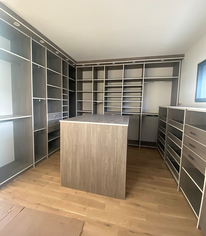 fabrication meuble sur mesure dressing avec ilot central par Dufress Solution Placard