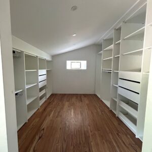 Client particulier à grande (drome) pour un dressing sur mesure en sous pente.